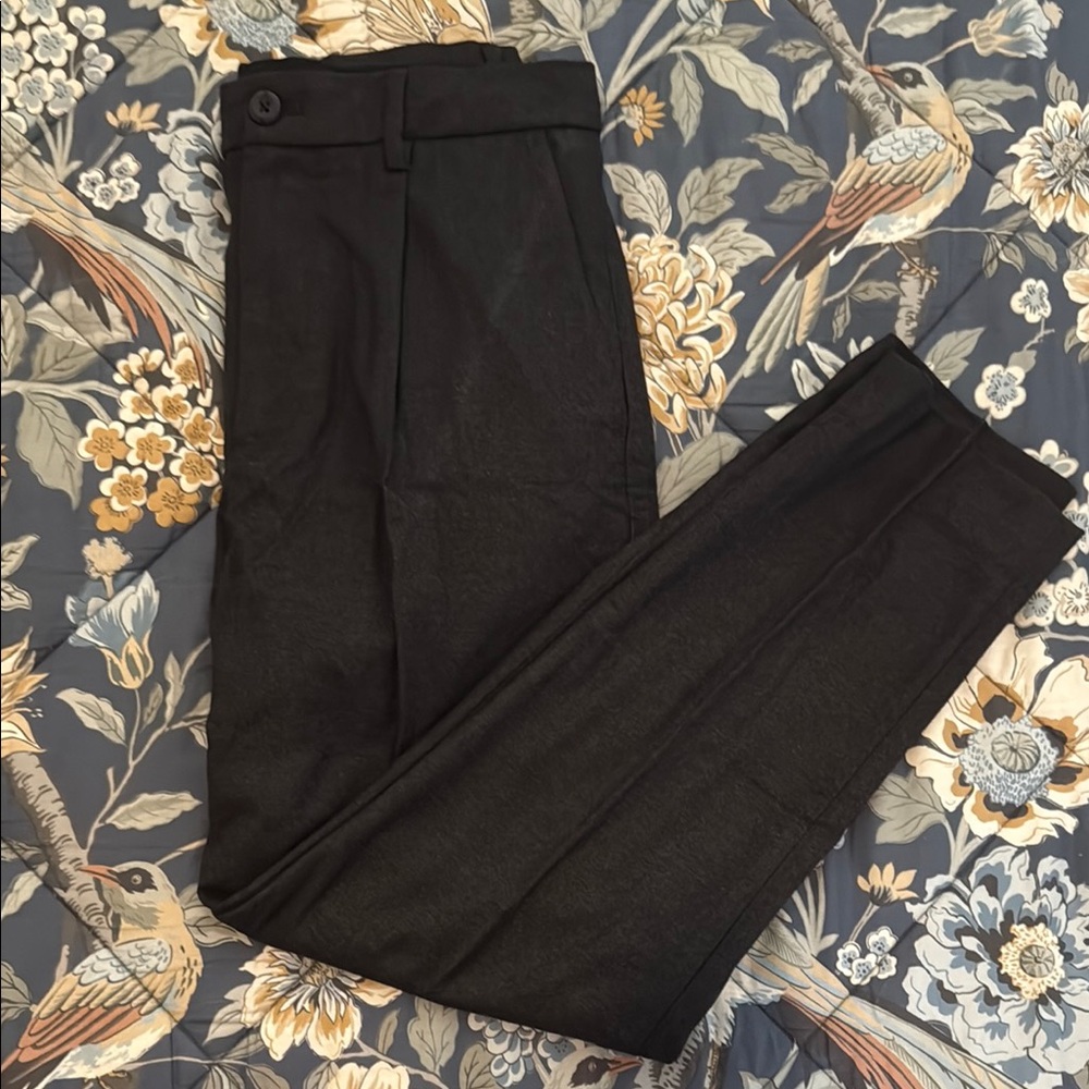 Banana Republic Men's Charcoal Pleated Pants